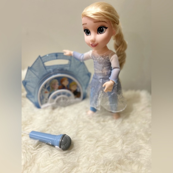 Other - Frozen Doll with Microphone and Bag
